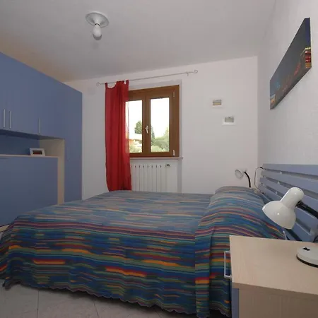 Alexandra Apartment *
